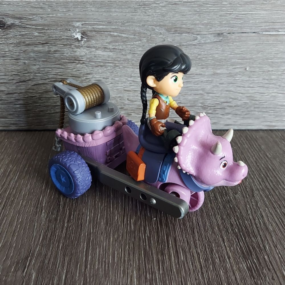 Dino Ranch Min & Tango's Toy Rig Vehicle